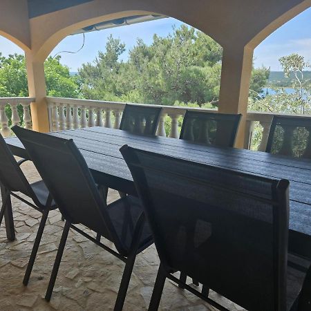 Villa Punta Blava - Beach Front, Ideal For Family Vacation With Kids, Large Terraces With Sea View, Internet, Netflix, No Pets Allowed Obrovac Exteriör bild