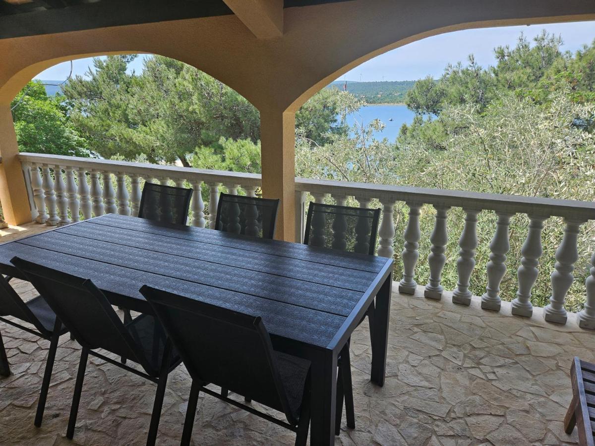 Villa Punta Blava - Beach Front, Ideal For Family Vacation With Kids, Large Terraces With Sea View, Internet, Netflix, No Pets Allowed Obrovac Exteriör bild