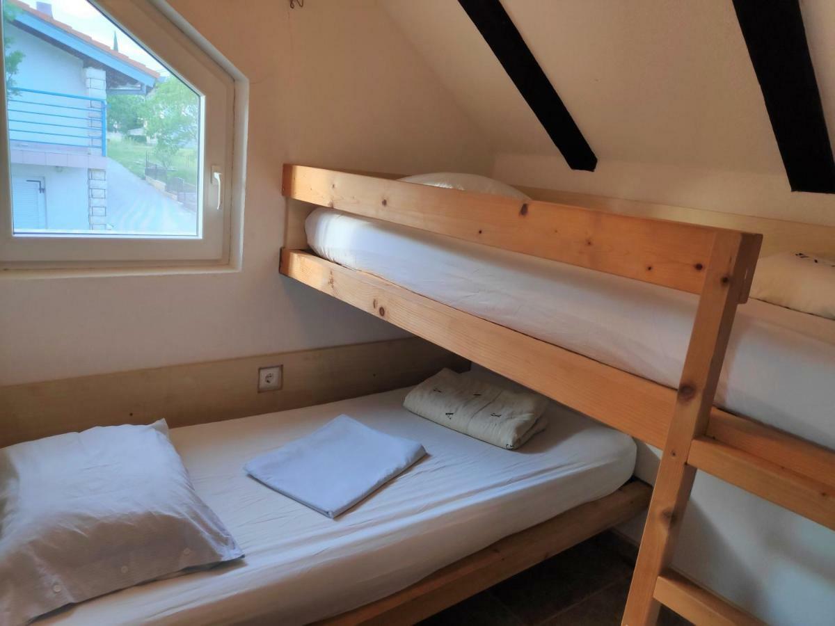 Villa Punta Blava - Beach Front, Ideal For Family Vacation With Kids, Large Terraces With Sea View, Internet, Netflix, No Pets Allowed Obrovac Exteriör bild