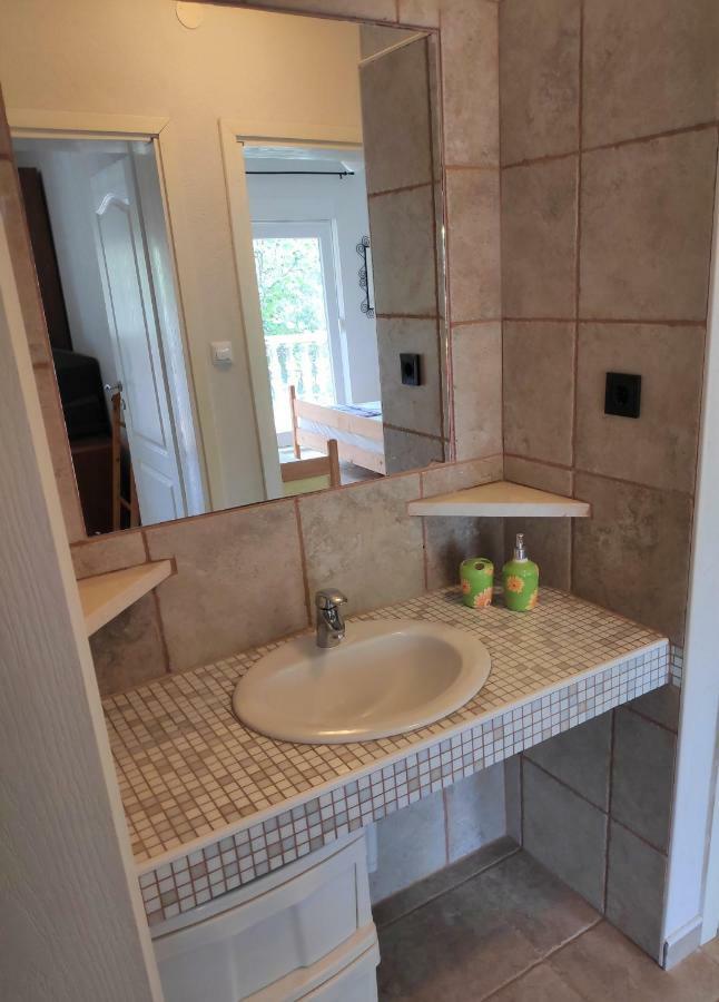 Villa Punta Blava - Beach Front, Ideal For Family Vacation With Kids, Large Terraces With Sea View, Internet, Netflix, No Pets Allowed Obrovac Exteriör bild
