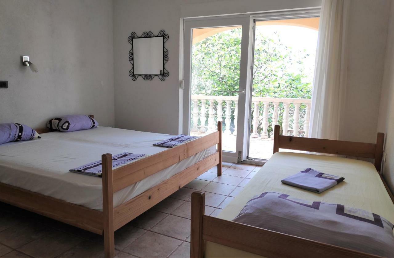 Villa Punta Blava - Beach Front, Ideal For Family Vacation With Kids, Large Terraces With Sea View, Internet, Netflix, No Pets Allowed Obrovac Exteriör bild
