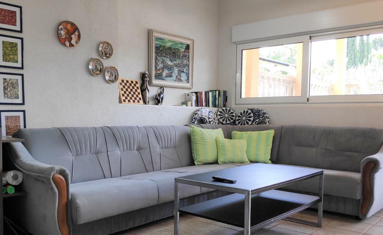 Villa Punta Blava - Beach Front, Ideal For Family Vacation With Kids, Large Terraces With Sea View, Internet, Netflix, No Pets Allowed Obrovac Exteriör bild