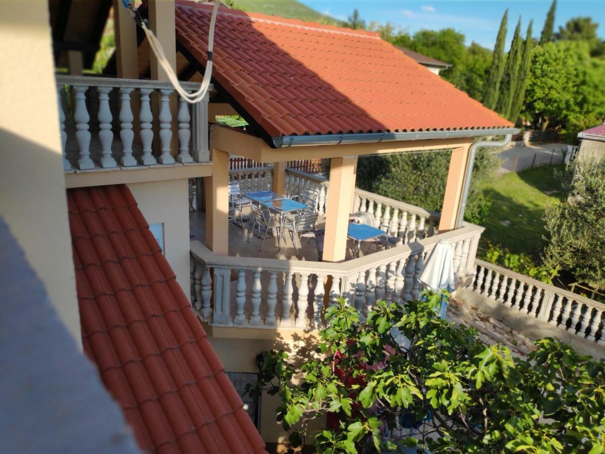 Villa Punta Blava - Beach Front, Ideal For Family Vacation With Kids, Large Terraces With Sea View, Internet, Netflix, No Pets Allowed Obrovac Exteriör bild
