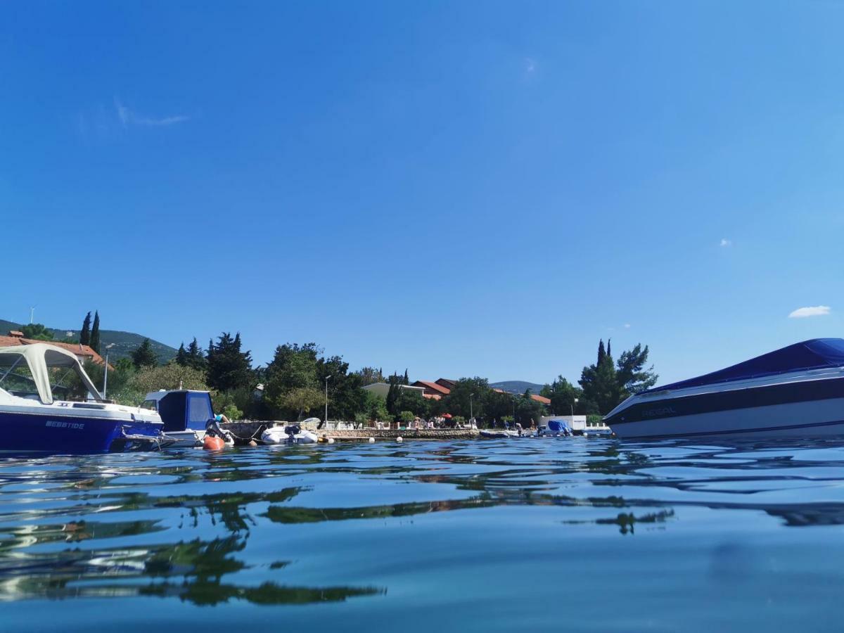 Villa Punta Blava - Beach Front, Ideal For Family Vacation With Kids, Large Terraces With Sea View, Internet, Netflix, No Pets Allowed Obrovac Exteriör bild