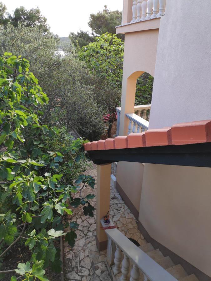 Villa Punta Blava - Beach Front, Ideal For Family Vacation With Kids, Large Terraces With Sea View, Internet, Netflix, No Pets Allowed Obrovac Exteriör bild