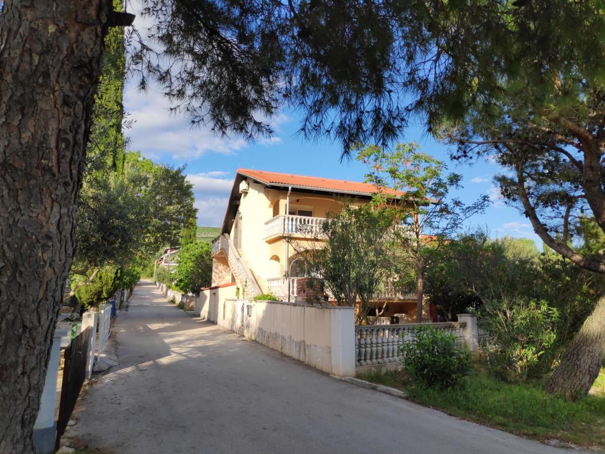 Villa Punta Blava - Beach Front, Ideal For Family Vacation With Kids, Large Terraces With Sea View, Internet, Netflix, No Pets Allowed Obrovac Exteriör bild